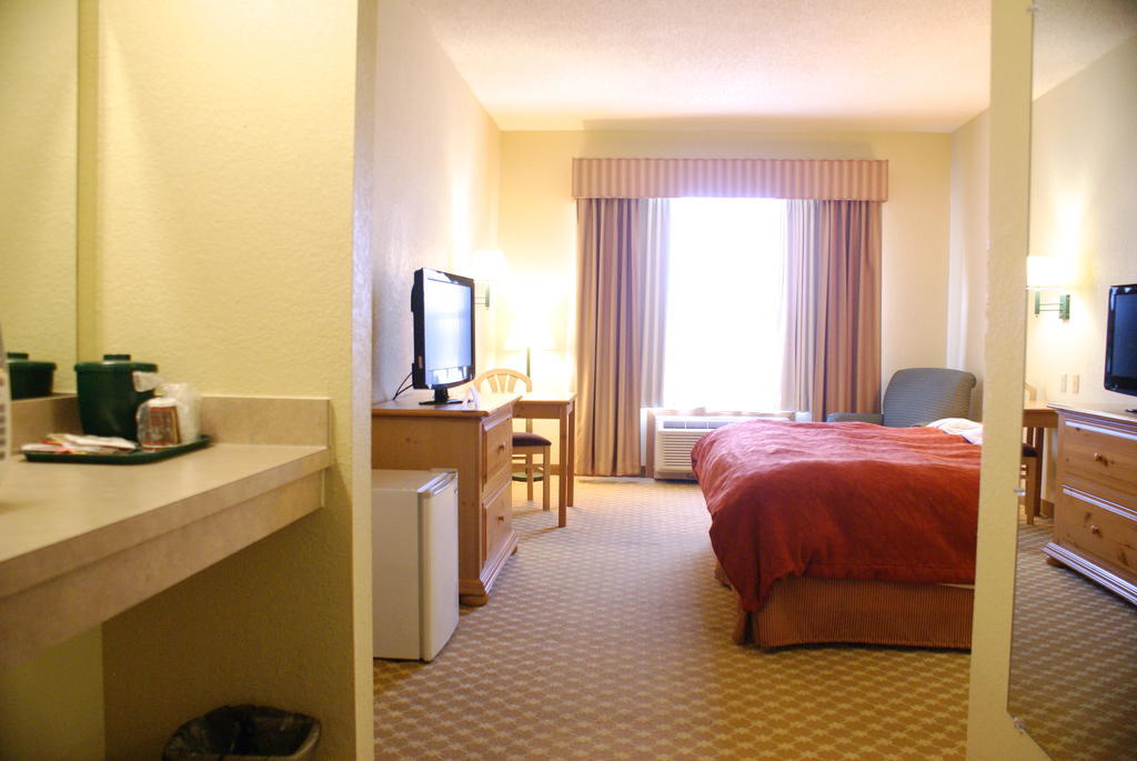 Lexington Inn & Suites Columbus-Polaris Δωμάτιο φωτογραφία
